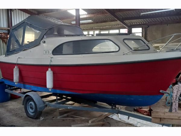 Boat and trailer - Main image