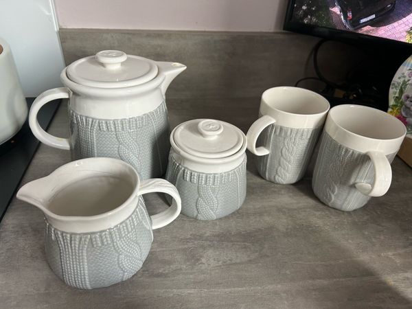 Teapot milk jug sugar bowl 2 cups - Main image