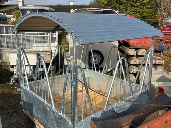 roofed horse feeders - Main image
