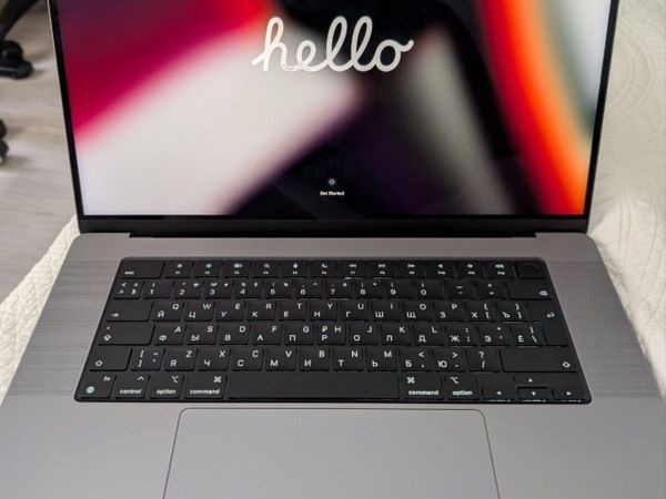 MacBook Pro 16" - Main image