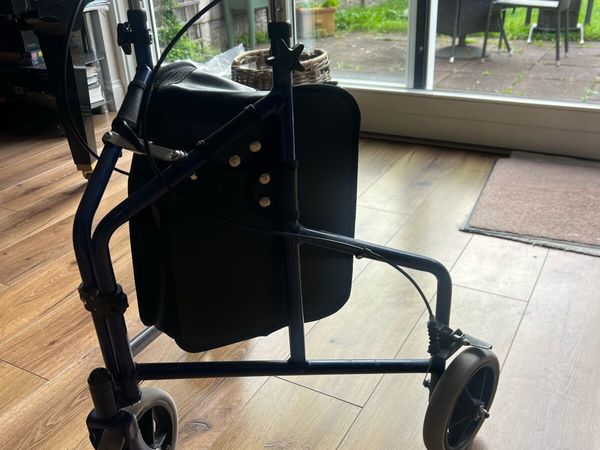 Three wheel rollator - Main image