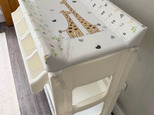Baby changing Unit with Bath- Babylo - Main image