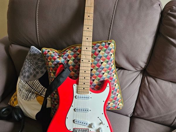 Guitar and amp - Main image