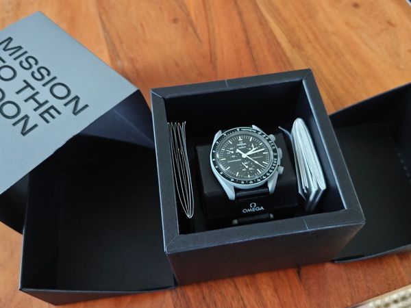 Swatch Omega Mission to the Moon (needs battery) - Main image