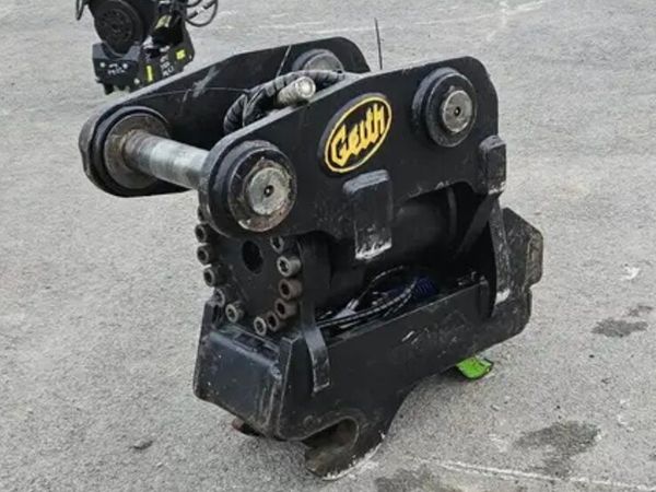 Wanted tilting quick hitch for 13ton hitachi 65mm - Main image