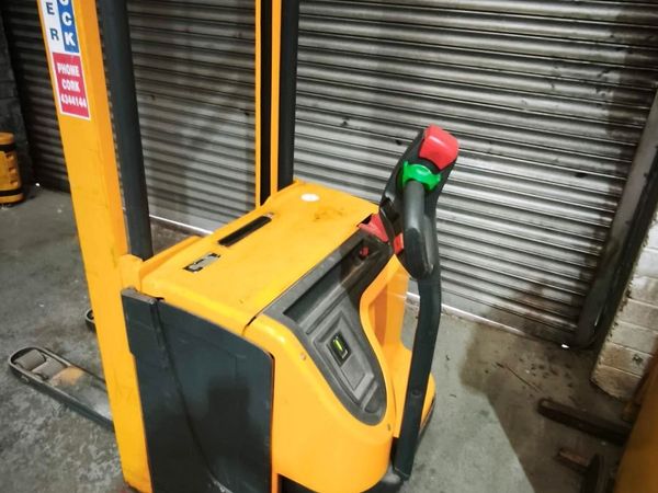 Jungheinrich EJC 220 Electric Stacker – €1,200 - Main image
