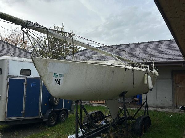J24 Boat with trailer - Main image
