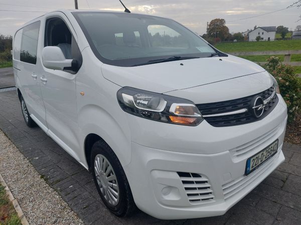 VIVARO 2022' 6 SEATER CREWCAB - Main image
