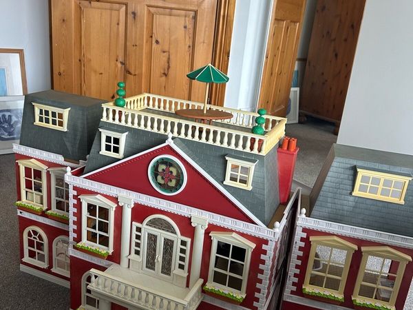 Sylvanian Families Grand Hotel Doll House + extras - Main image