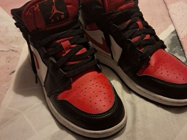 Jordans high top trainers unisex size 5 - Main image
