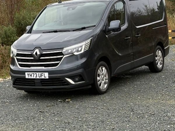 Renault Trafic S128 Sport Blue DCI - Main image