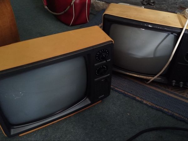 Vintage portable black & white tv - Main image