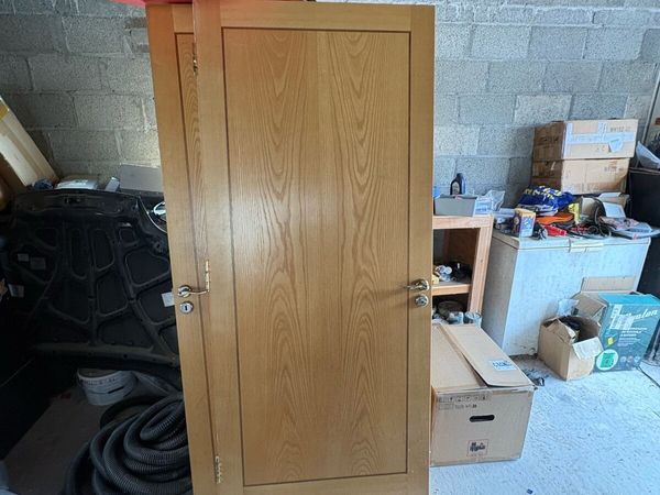 Ash door with handles and locks - Main image
