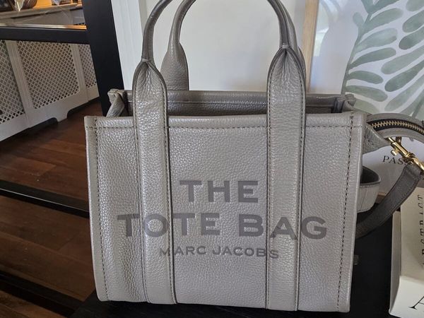 MARC JACOBS The Leather Medium Tote Bag - Main image