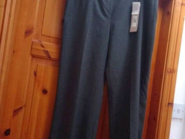 Dunne stores grey trousers new with tags size 14
L - Main image