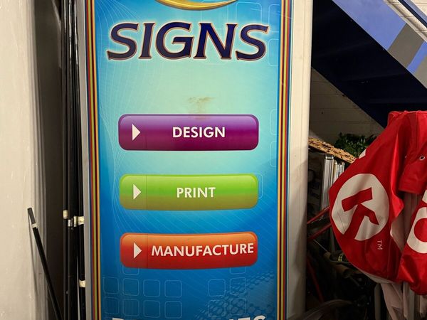 Totem sign (custom branding) - Main image