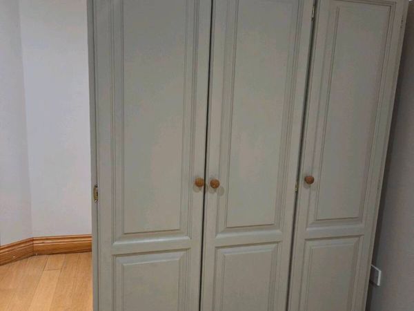 Custom built wardrobe - Main image