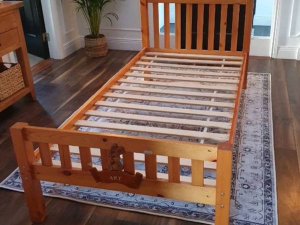 Single Wooden Bed Frame In Very Good Condition - Main image