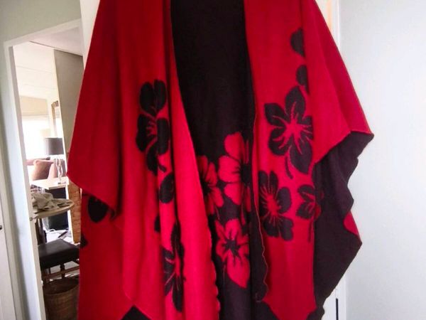 Beautiful Quality shawl,25 euro - Main image