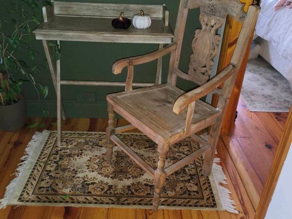Beautiful vintage style writing desk chair, - Main image
