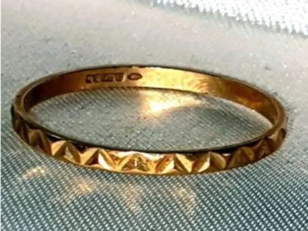 Vintage Hallmarked 9k Yellow Gold Geometric Ring - Main image