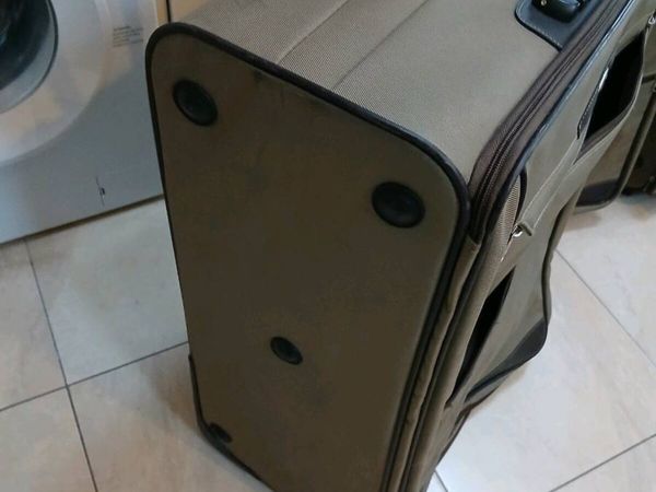 4 PIECE SET OF SAMSONITE SUITCASES - Main image