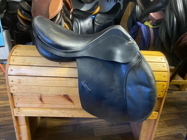 John Whitaker black Leather saddle - Main image