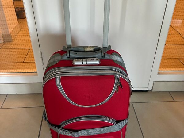 10k Size Suitcase - Main image