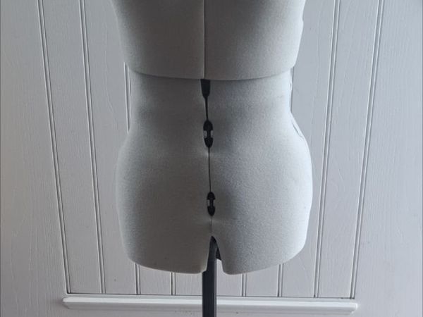 Adjustable dressmakers mannequin - Main image