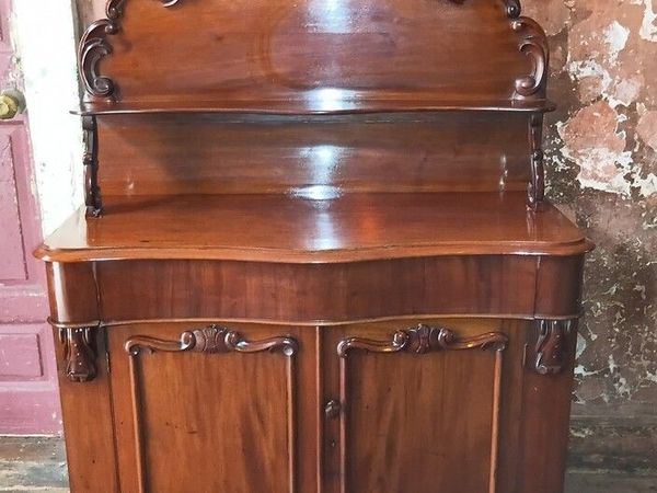 Victorian mahogany Cottage Sideboard - Main image