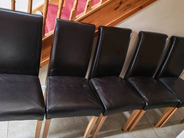 5 black chairs - Main image
