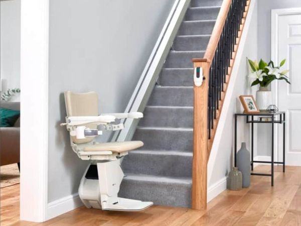 Handicare 1100 Straight Electric Stairlift - Main image