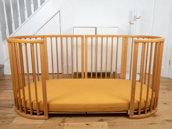 Stokke V2 Baby Cot with Mattress - Main image