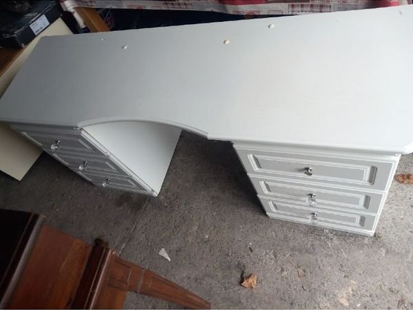 Bedroom furniture - Main image