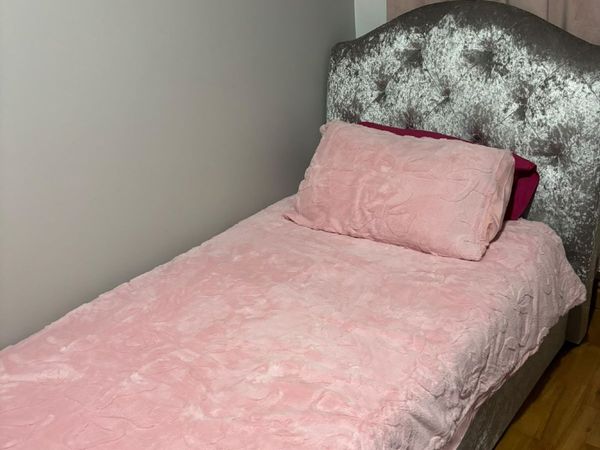 Bedroom furniture - Main image