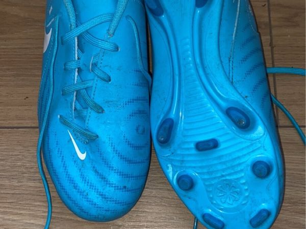 Astroturf football boots - Main image