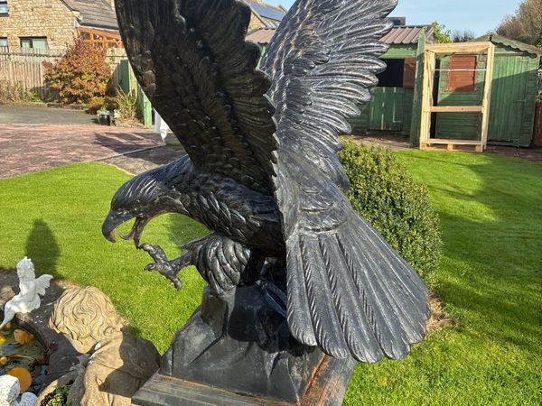 Garden ornament - eagle and base - Main image