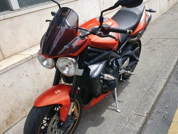 Triumph Street Triple R 675 - Main image