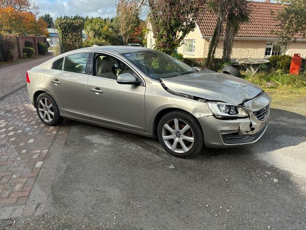 2016 Volvo v60 diesel drive home - Main image