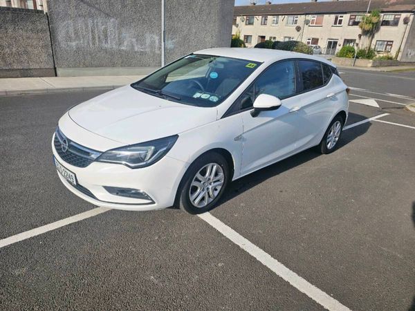 Opel Astra van 2019 - Main image