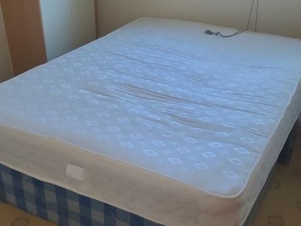 Double bed amd matress - Main image