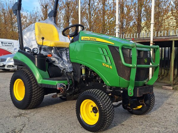 John Deere 1026R compact tractor - Main image