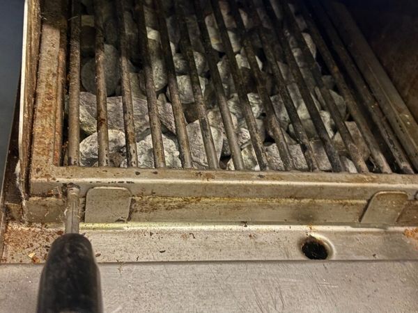 Commercial grill and 2 hot plates - Main image