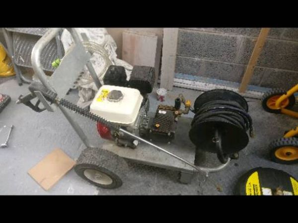 Honda power washer with galvanized frame - Main image