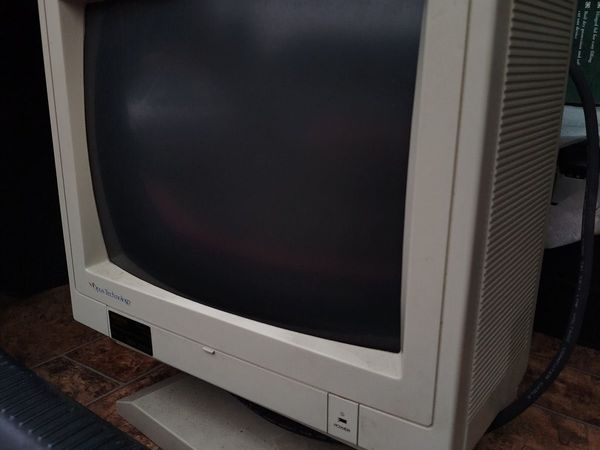 Vintage CRT monitor - Main image