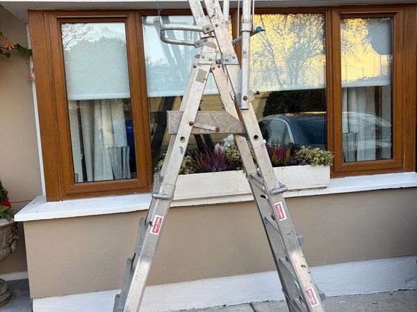 8 step podium ladder - Main image