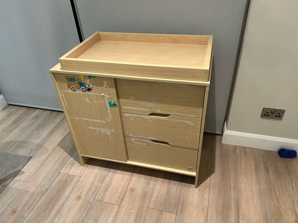 Baby changing table - Main image