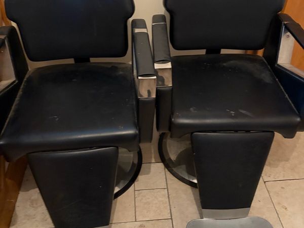 2 barber chairs - Main image