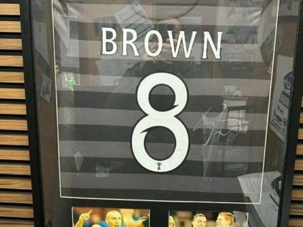 Signed jersey - Main image