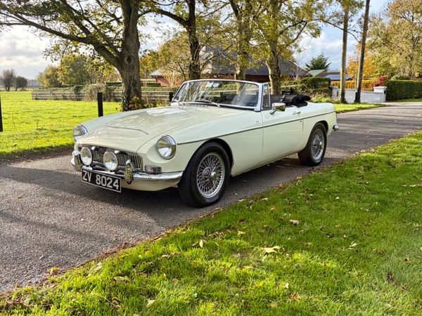 Stunning MGC Roadster (Power steering, overdrive) - Main image